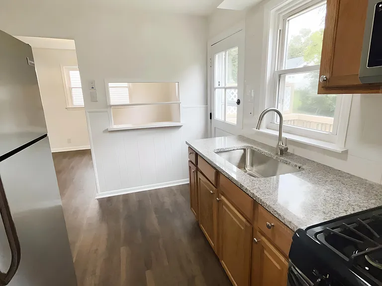650 Norton Ave — Photo 6