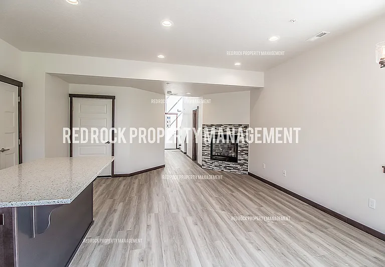 1532 E Latitude Ln #1 — Photo 9