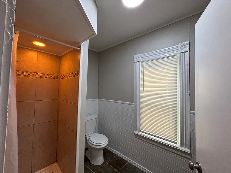 16 Asbury St — Photo 12