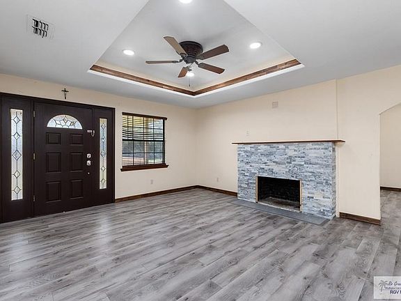 4th image of 310 N Arroyo Blvd