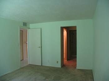 4th image of 629 N University Dr