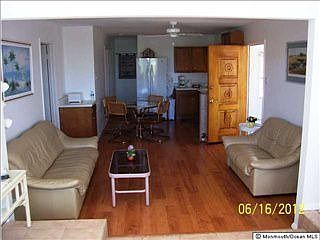 3rd image of 30 S Portland Dr