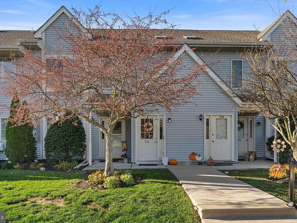1st image of 711 Wexford Way