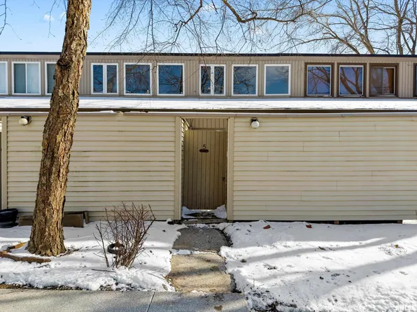 6809 N Frostwood Pkwy APT B5, Peoria, IL 61615