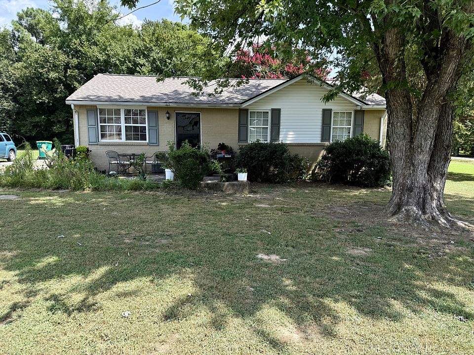 1st image of 265 Freeman Dr