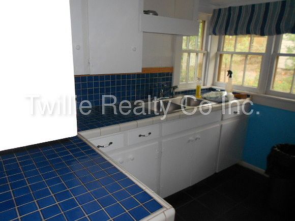 2nd image of 311 S Valentine St