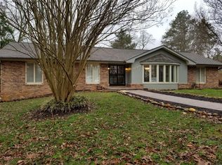 11913 S Fox Den Dr, Knoxville, TN 37934