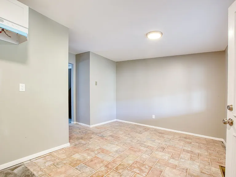 72 Caesar Dr — Photo 7