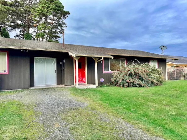 1380 Douglas St, Crescent City, CA 95531