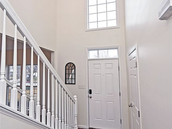 5th image of 3533 Queen Victoria Ct