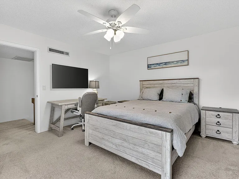 825 Center St #32B — Photo 18