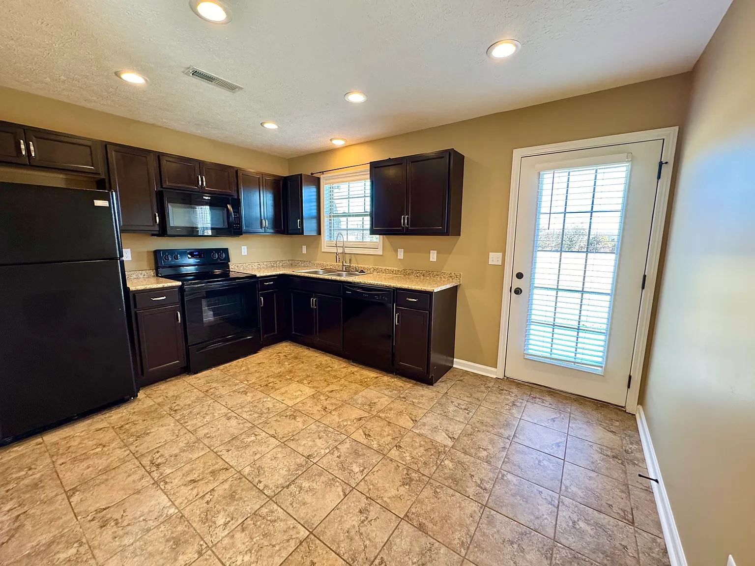 4768 Mount Zoar Latham Rd — Photo 3