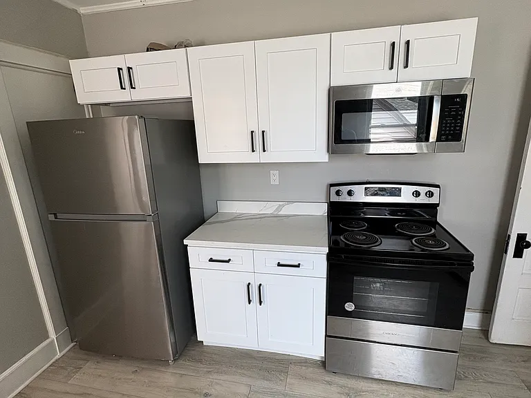 397-401 Williams St #4 — Photo 4