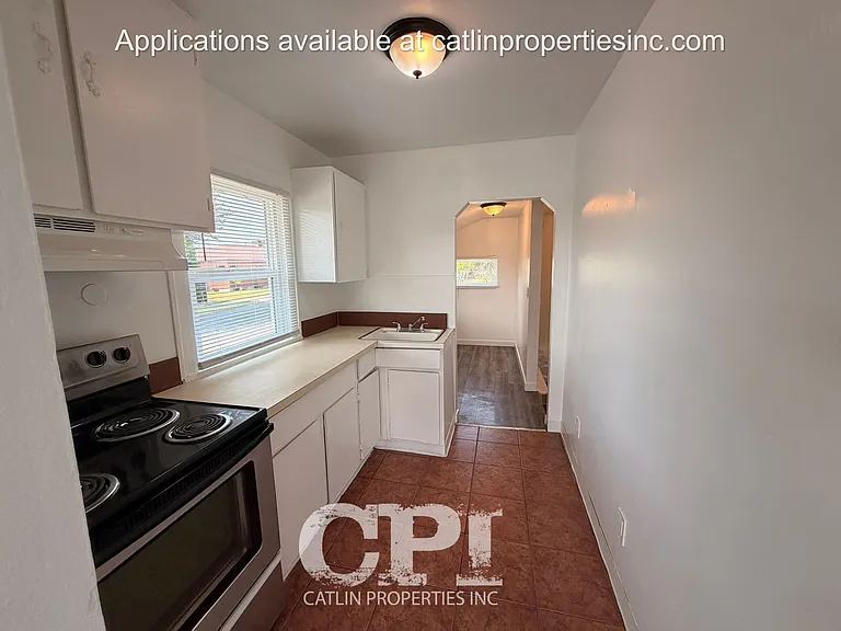 801 Columbia St — Photo 6