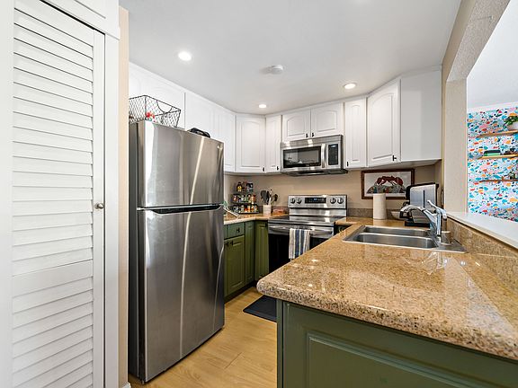 4th image of 2950 Broadway Unit 24