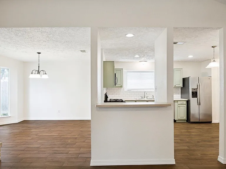 1534 Valley Landing Dr — Photo 12