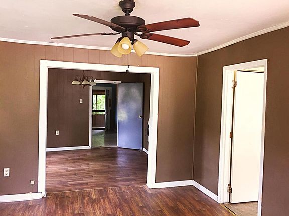 5th image of 1100 Deason Ave