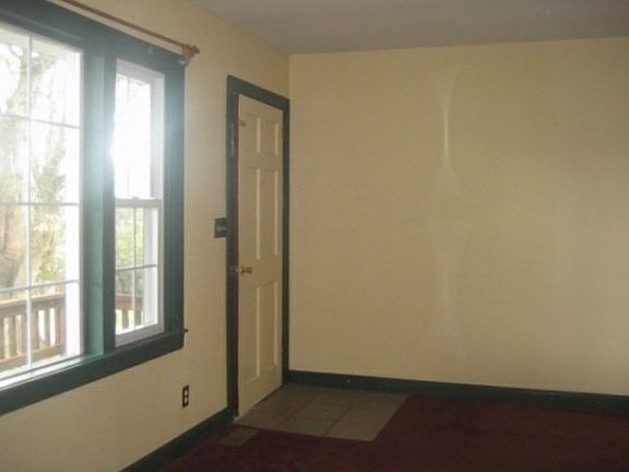 3rd image of 113 Cloy Ave