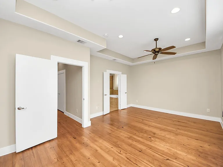 1807 W Webster St — Photo 14