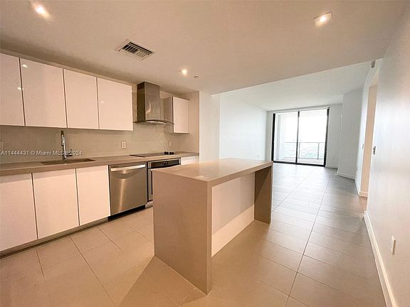4th image of 1600 NE 1st Ave #3212
