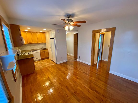 Kitchen & Dining Area
