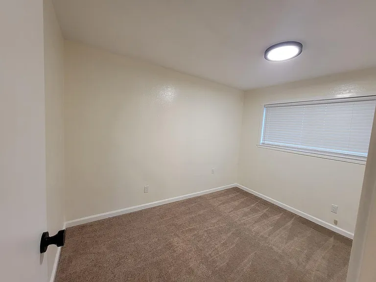 8426 Templeman Rd — Photo 10