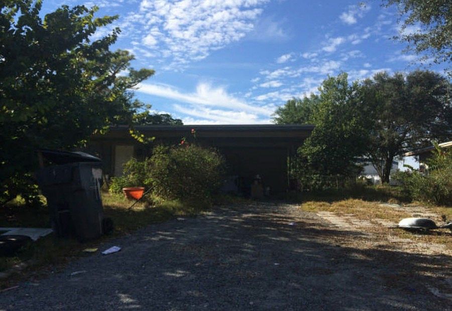 2nd image of 100 N Hilltop Dr