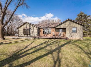 29469 472nd Ave, Beresford, SD 57004