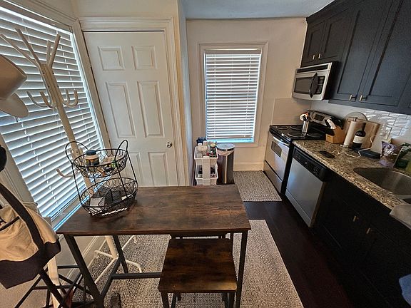 5th image of 216 Montclair Ave