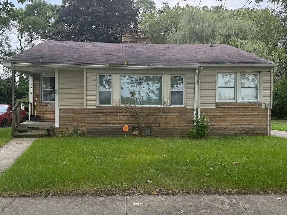 1st image of 2610 Oakwood Ave