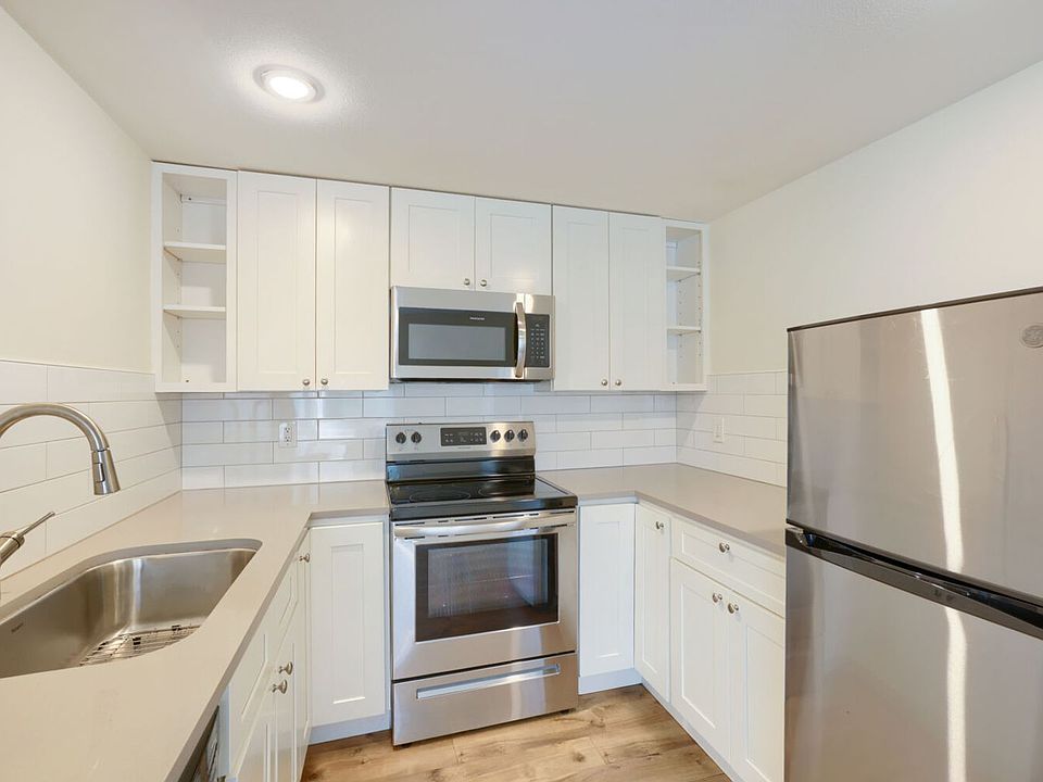 1st image of 2015 43rd Ave E APT 3