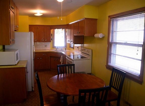 4th image of 925 Ivy Ave E