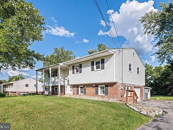 2nd image of 1239 W Evergreen Dr