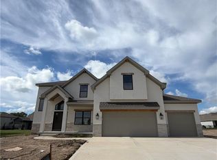 2334 Foxtail Dr, Kearney, MO 64060