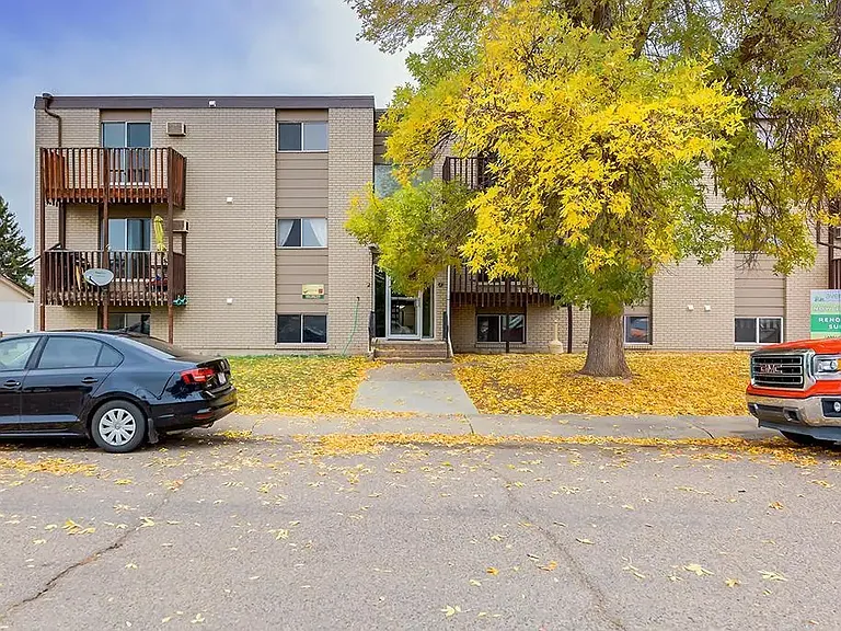2526 Thompson Cres SE — Photo 19