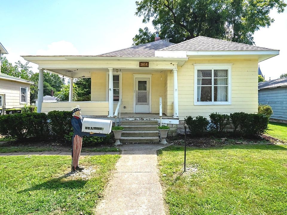 1st image of 205 E Hickory St