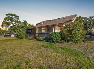 1310 Pelican Creek Xing, Saint Petersburg, FL 33707