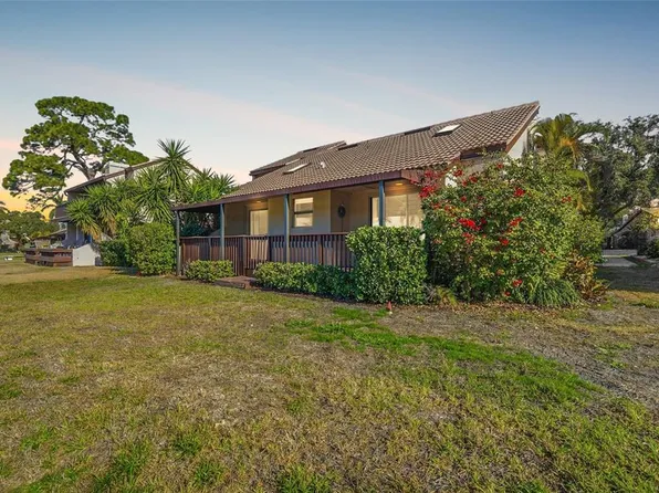 1310 Pelican Creek Xing, Saint Petersburg, FL 33707