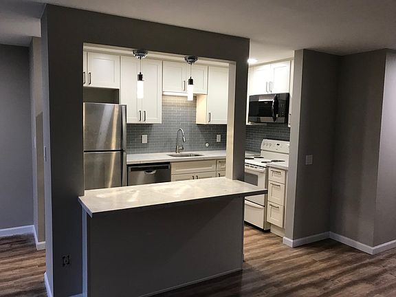 4th image of 13564 37th Ave S APT 35
