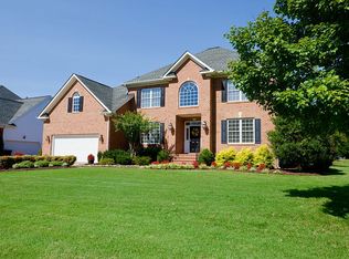 16 Trotters Bridge Dr, Poquoson, VA 23662