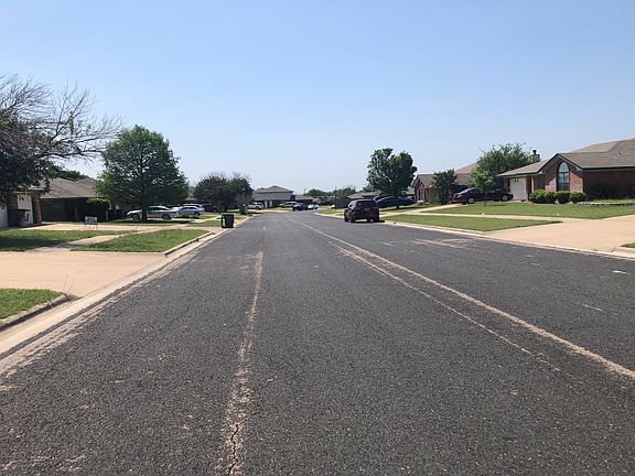 5th image of 4405 Acorn Creek Trl