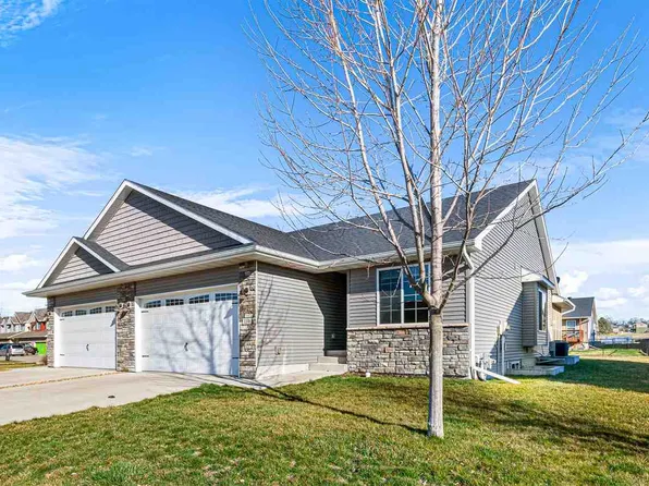 1338 Twin Leaf Ave, Tiffin, IA 52340