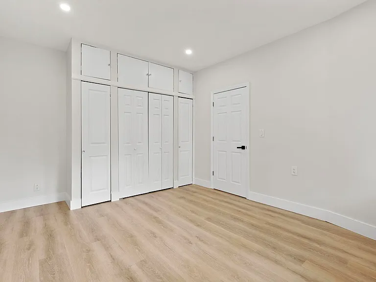 81 Humphrey Ave #1 — Photo 10