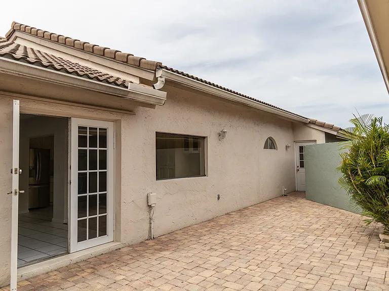 5851 Bristol Ln — Photo 20