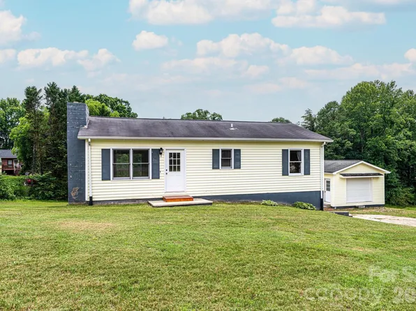 1697 Denver Ct, Lenoir, NC 28645