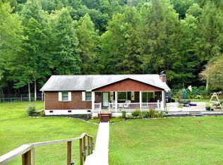 9965 Welch Pineville Rd, Pineville, WV 24874