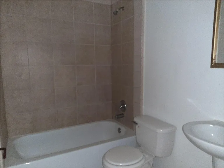 4542 Otterbury Dr #C — Photo 10