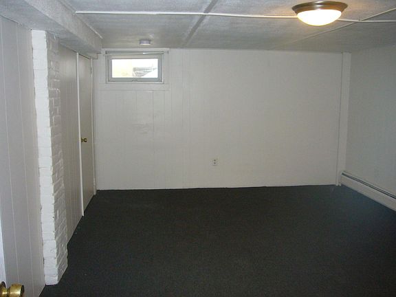 large bedroom with carpeting