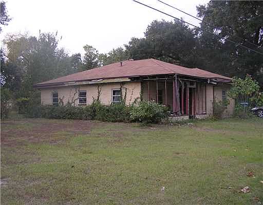 5th image of 105 Twin Cedar Dr