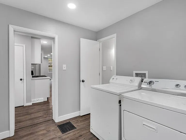 5419 Potter St — Photo 14